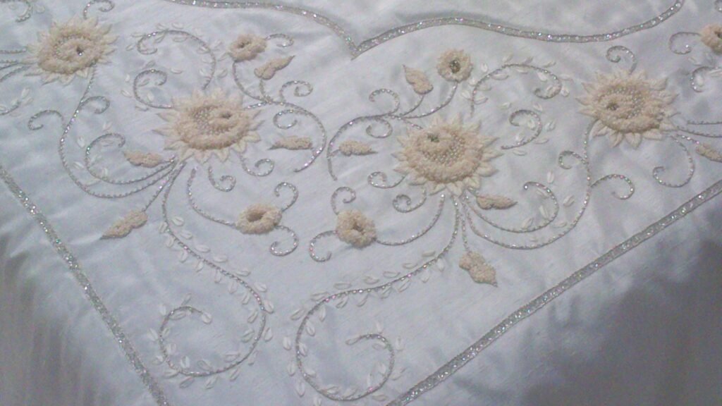 BUSMEK Kurdele İşi Yatak Örtüsü