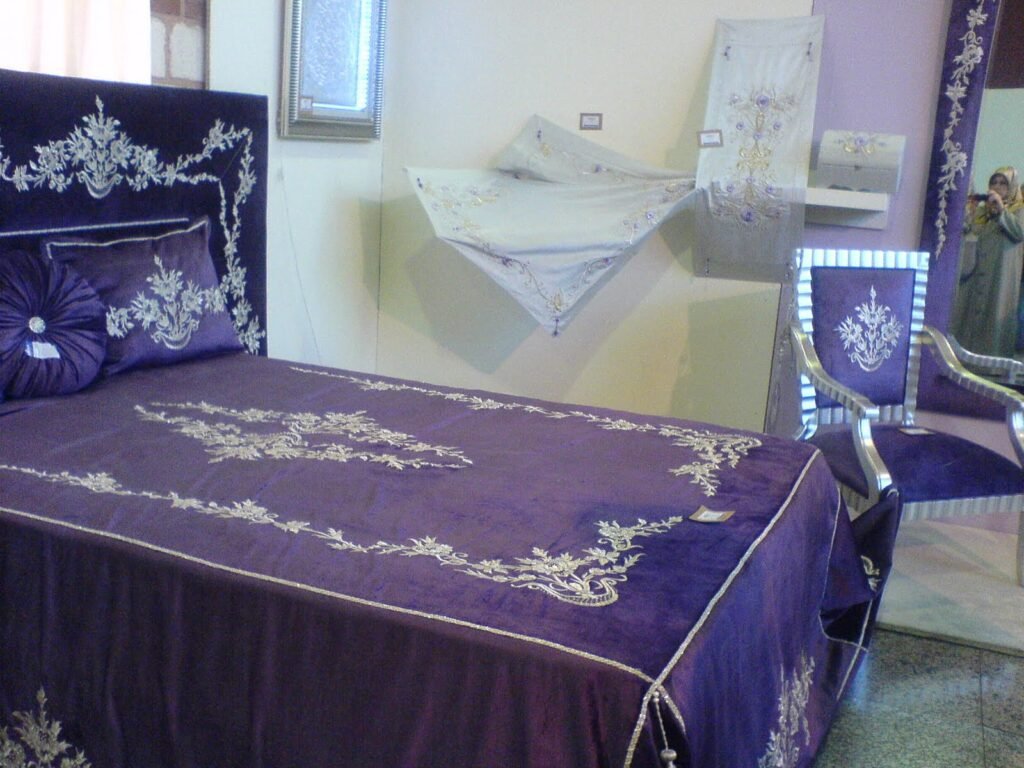 Feshane ismek sergisi yatak örtüleri