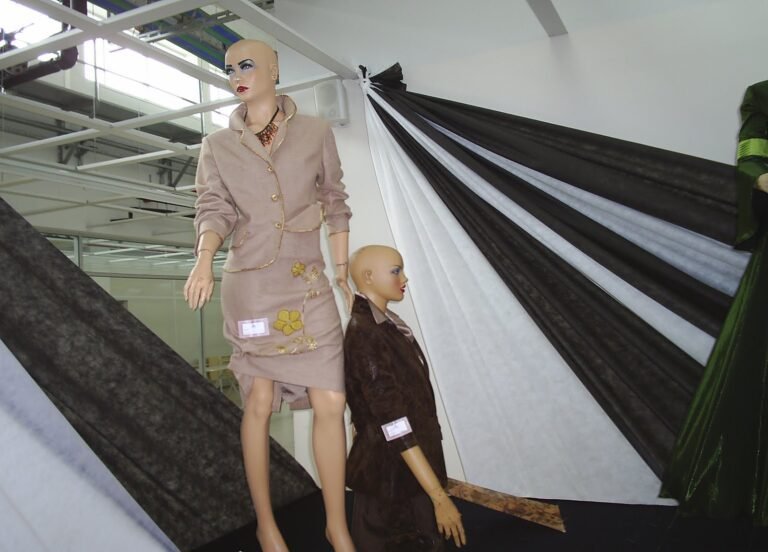 BUSMEK 5. Genel Sergisi Hazır Giyim Örnekleri