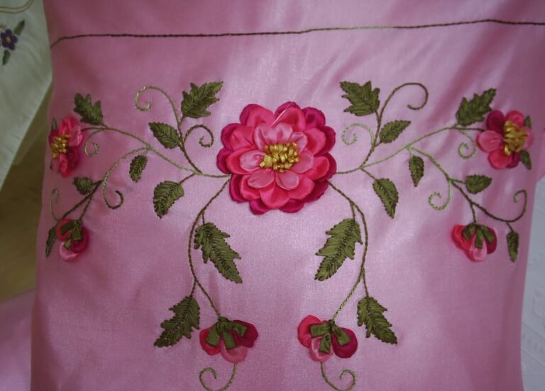 BUSMEK 5. Genel Sergisi Kurdele Nakışı Örneği