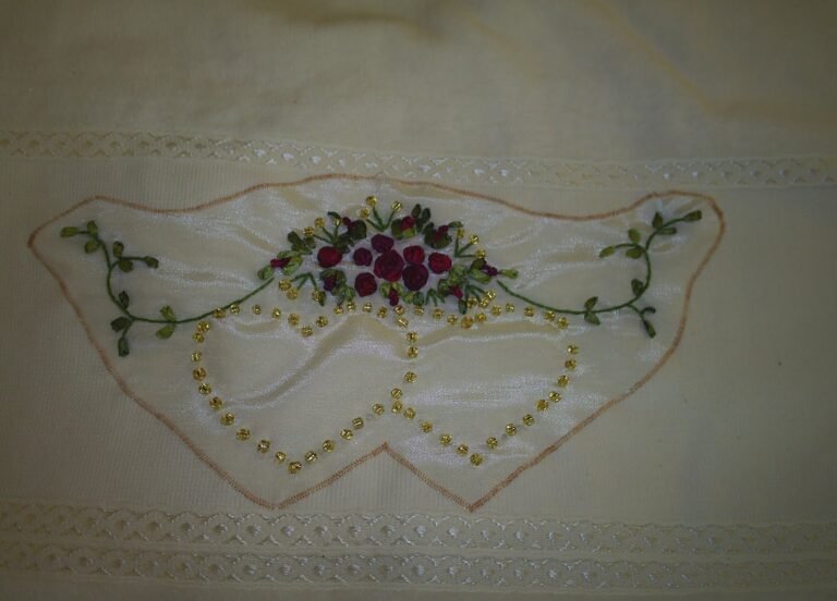 Kurdele nakışı havlular