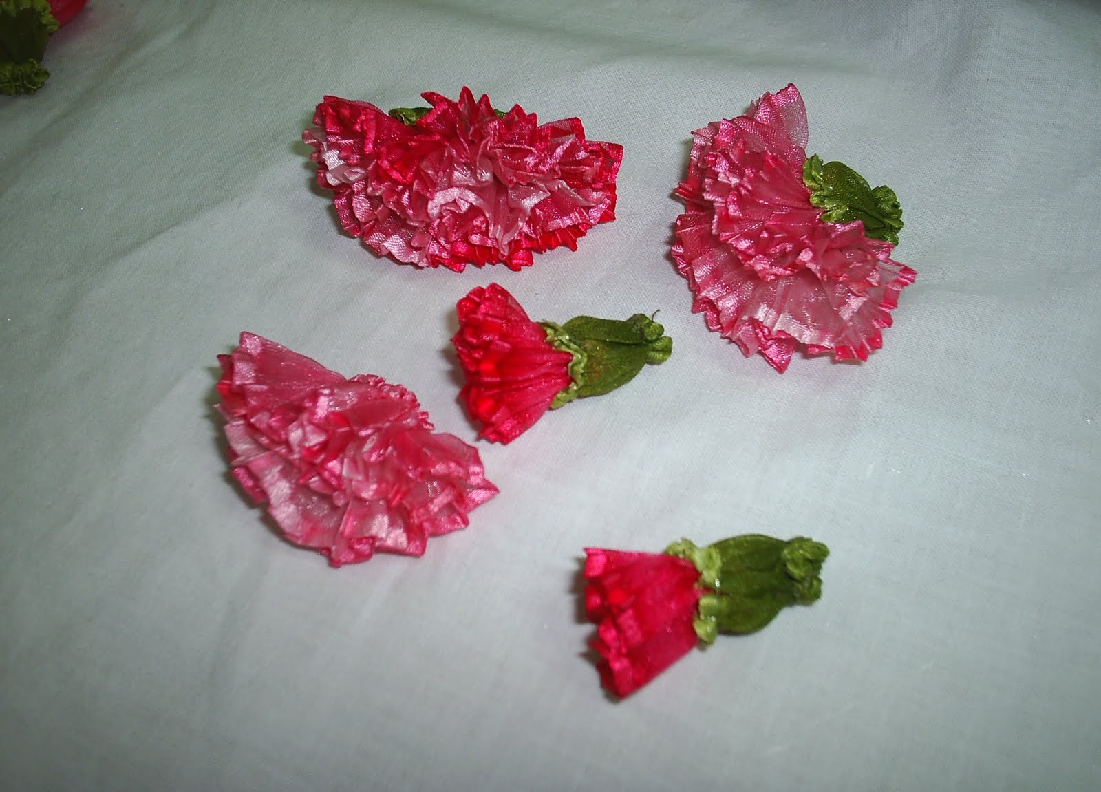 Kurdele Nakışı Karanfil 3