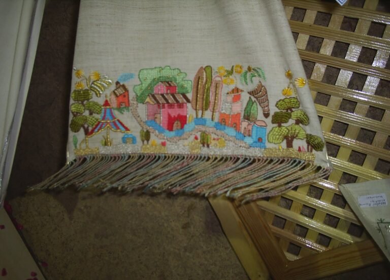 Busmek Sergisinden Makina Nakışı Örnekleri