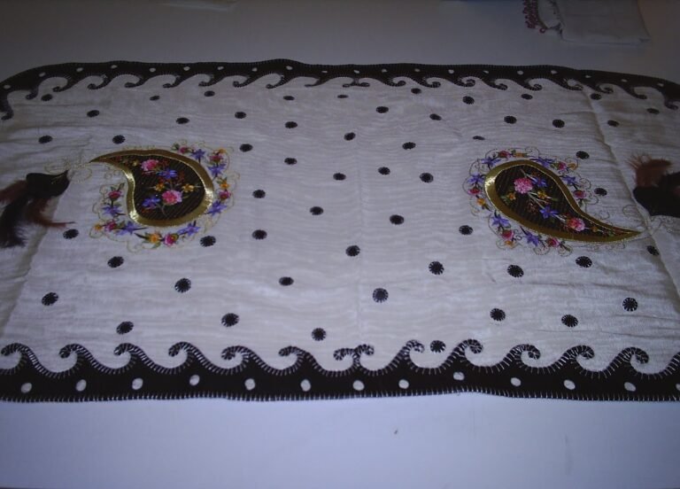 Deri ve Nakış Süslemeli Ranır