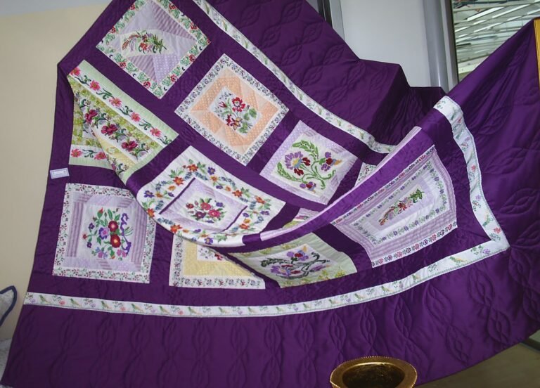 Kırkyama Crazy Patchwork Kanaviçe Yatak Örtüsü