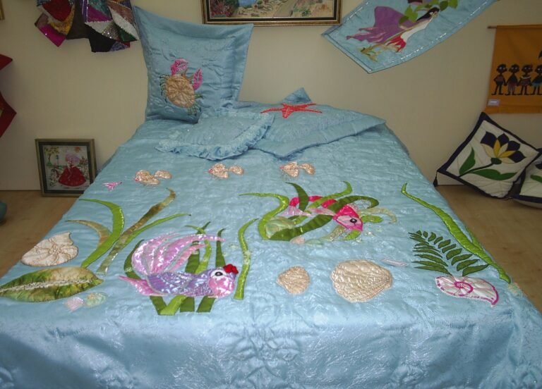 Aplike yatak örtüsü