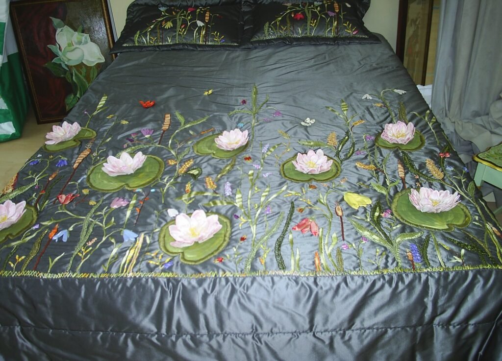 Busmek sergisinden yatak örtüsü