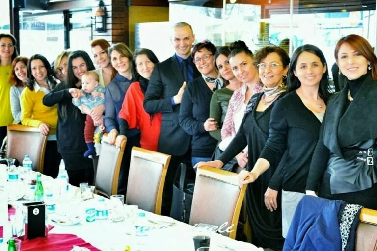 Bursalı  Bloggerler FSM Güllüoğlunda Buluştu