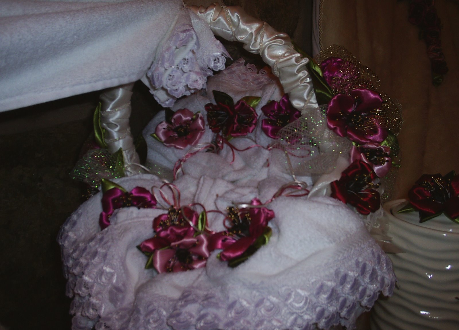 kurdele nakışı banyo takımı