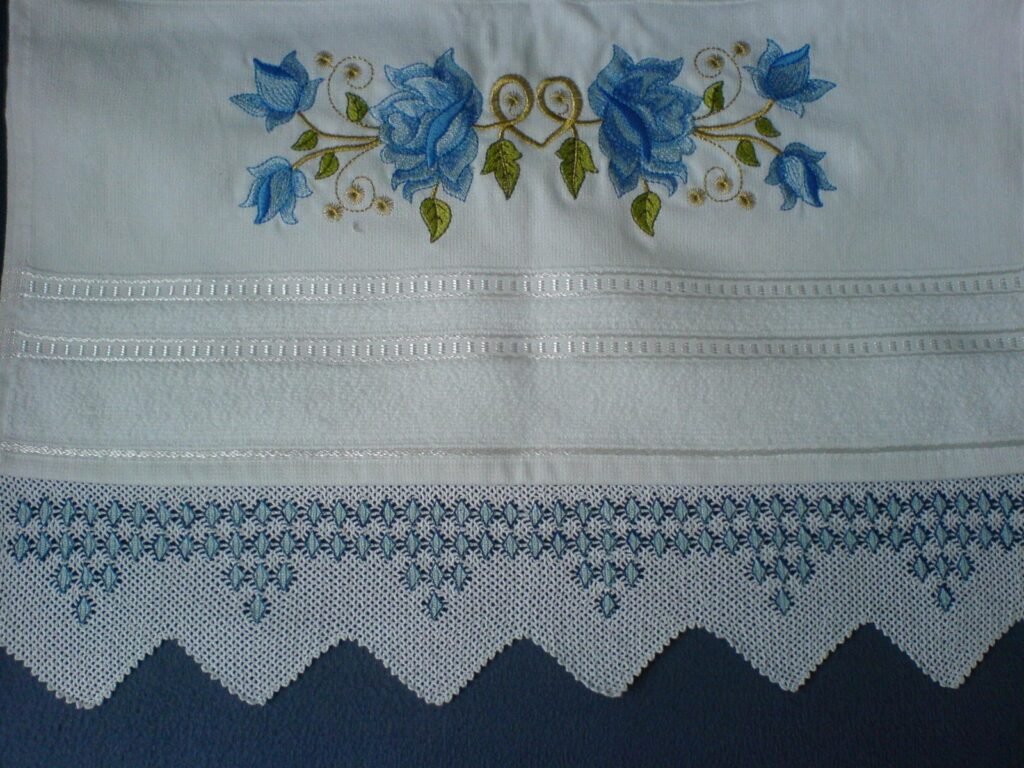 Boyama Nakış Renkli Havlu Danteli