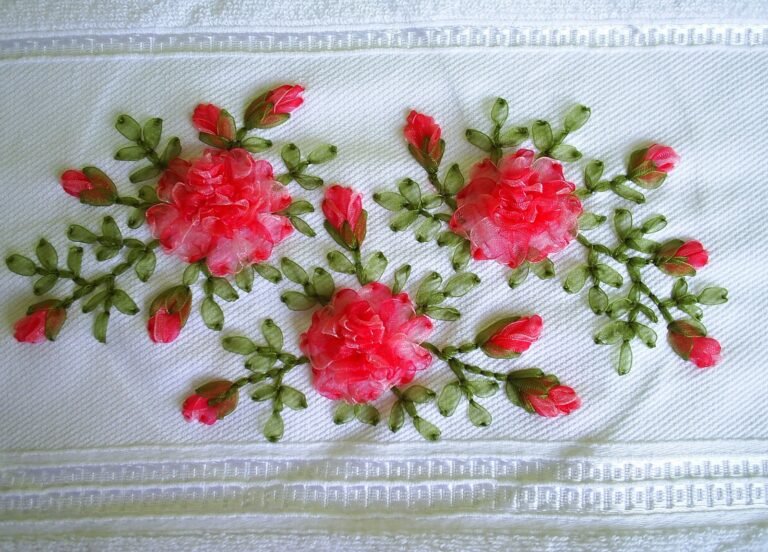 Kurdele Nakışı Güller